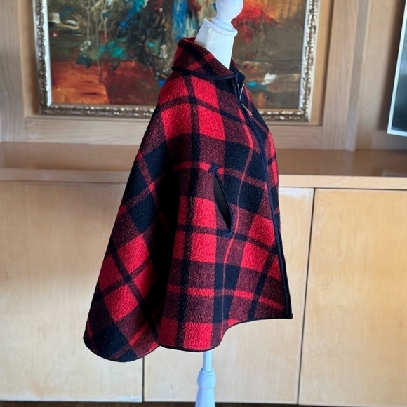 Vintage Mid Century Reversible Wool Plaid Ideal Cape - Picture 9 of 16